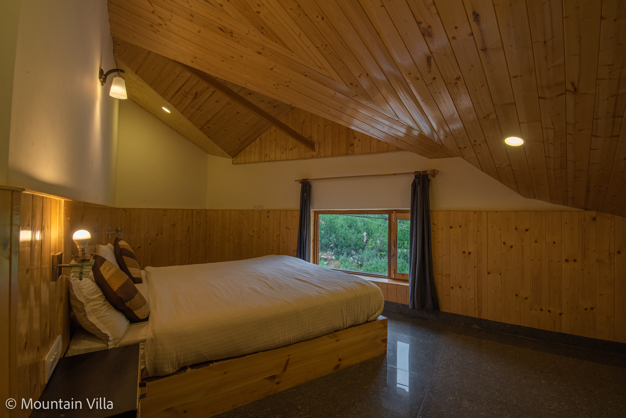 Glimpse of Mountain Villa