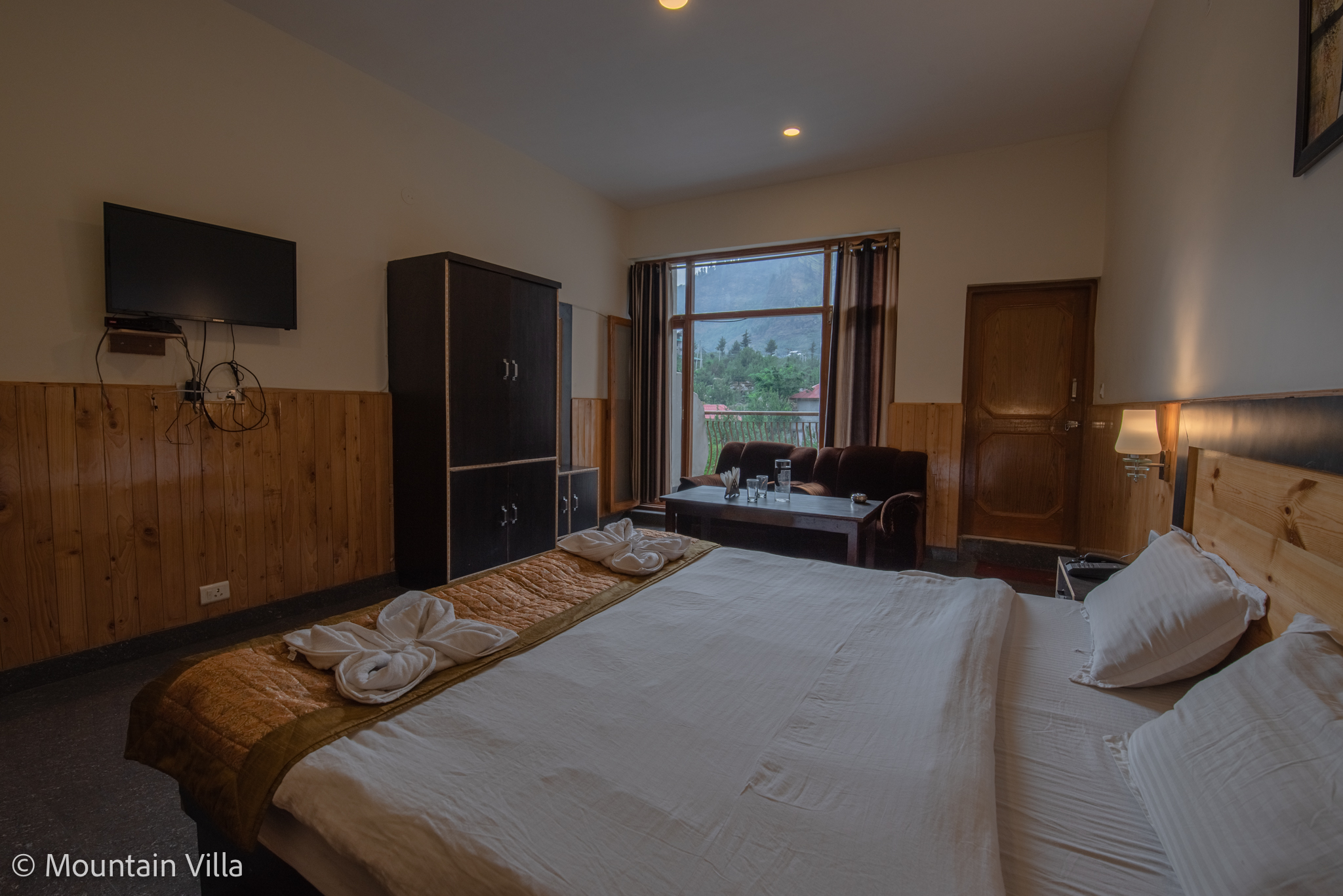 Glimpse of Mountain Villa